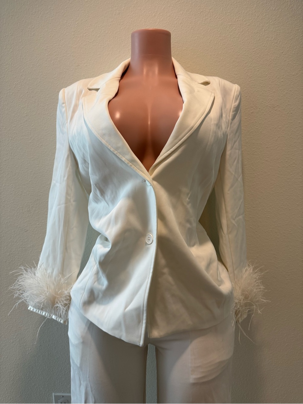 Ivory Feather-Trim Set - Picture 5 of 6